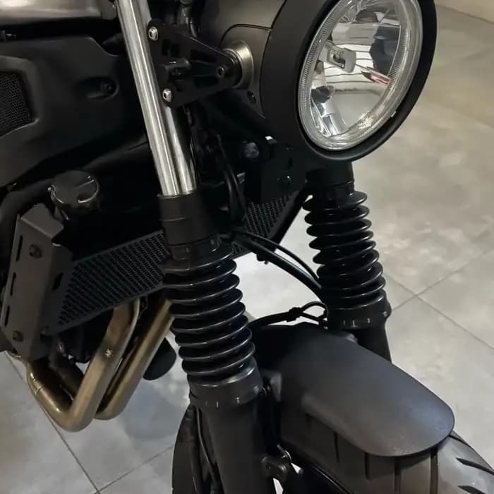 Protège-fourche avant de moto
