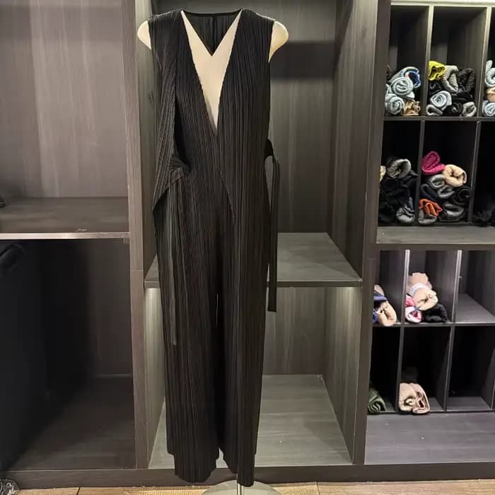 Miyake plissé femmes combinaisons Premium sentiment plissé une pièce haut pantalon à jambes larges 2025 été nouveau Simple Peplum haut pantalon