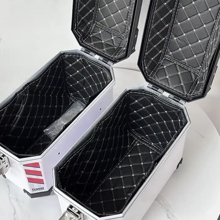 2 valises latérales robustes pour moto