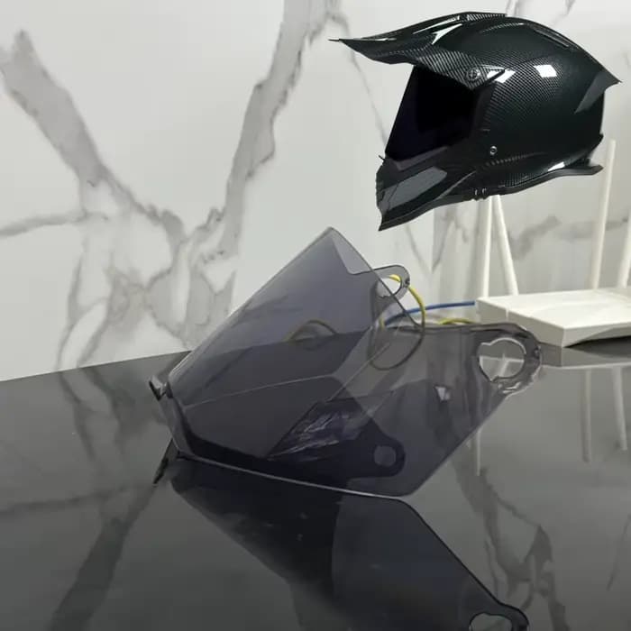 Lentilles de casque LVS-800 couleur transparente miroir coloré plaqué argent. C'est brun clair