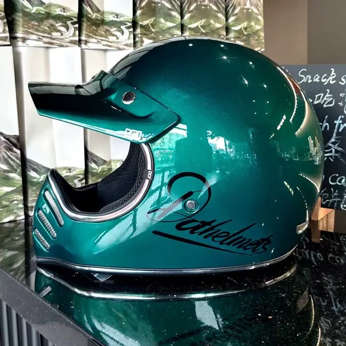Casque de moto rétro complet