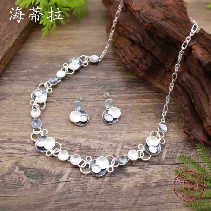 Nouveaux accessoires de bijoux DIY, ensemble collier et boucles d'oreilles clous en émail coloré à pétales ronds, collier fleur géométrique simple et tendance pour femme