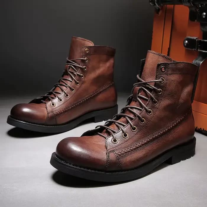 Bottes de travail vintage pour hommes, bottes en cuir de style britannique haut de gamme, chaussures à plateforme de créateur, printemps, automne, nouveau, 2024