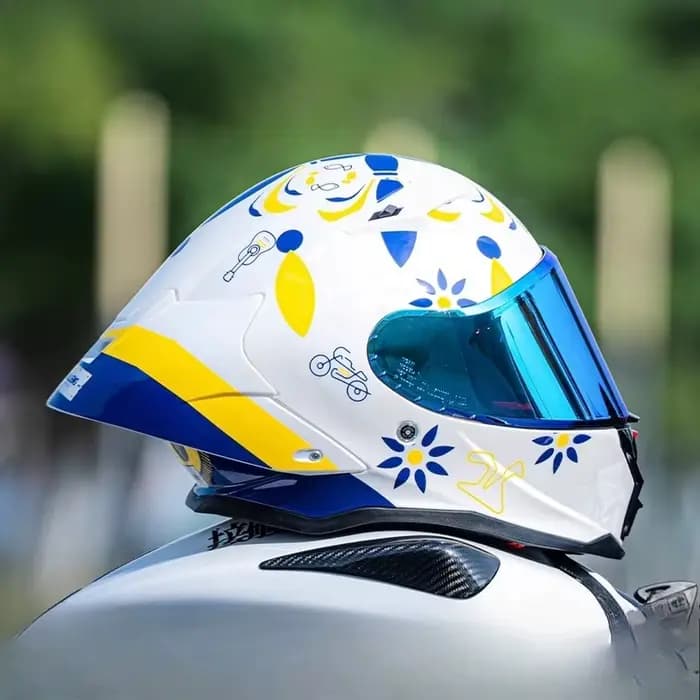 Réservoir grande queue aile casque hommes Moto