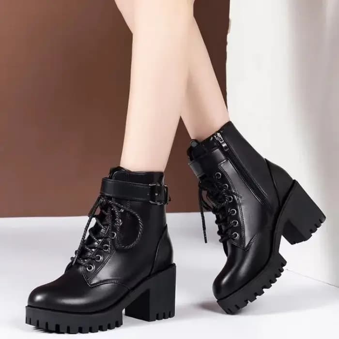 Chaussures pour femmes hiver bottes de moto confortables 2025 nouvelles chaussures décontractées à lacets pour femmes mode talon épais bottines latérales