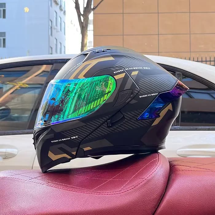 Casque de moto à rabat modulaire