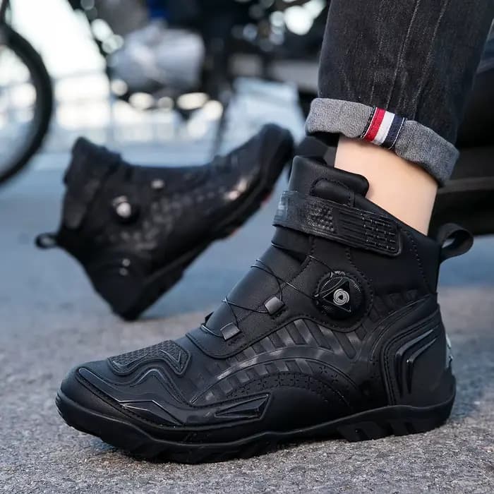 Nouvelles bottes de moto hommes en cuir Motos respirant anti-dérapant résistant à l'usure