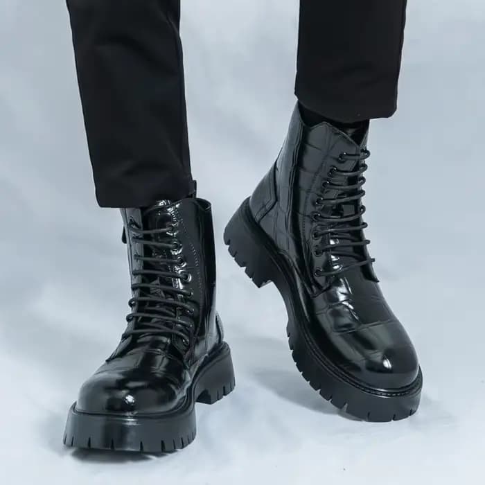 Nouvelles bottes rétro haut de gamme à semelles épaisses augmentant la hauteur pour l'automne et l'hiver