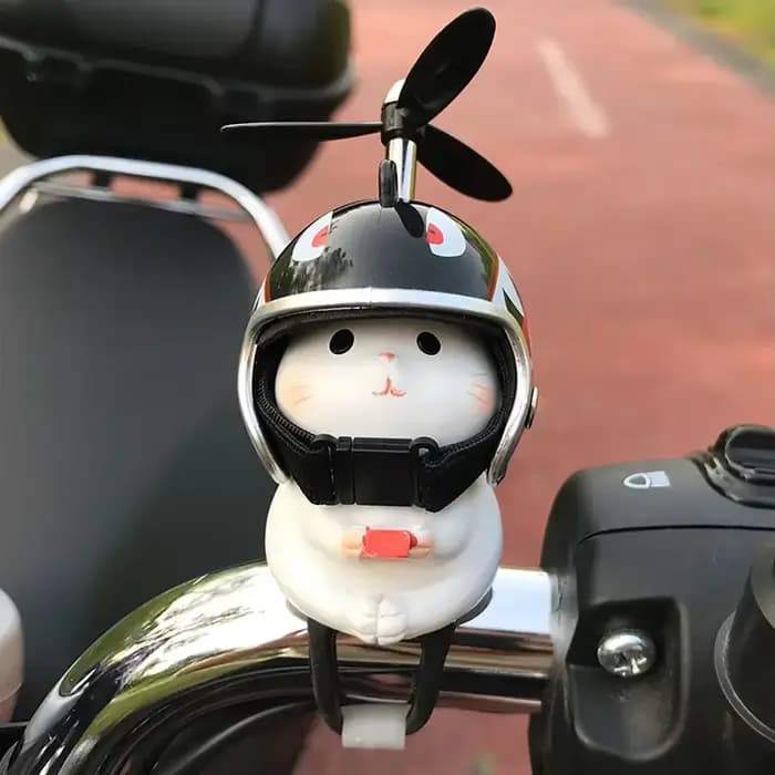 Guidon de moto électrique avec casque de chat