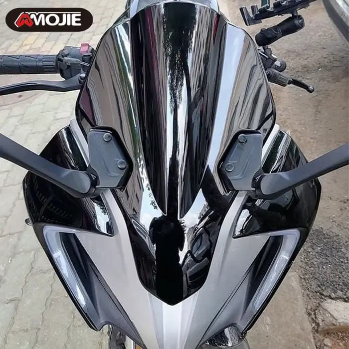 Pare-brise avant de moto