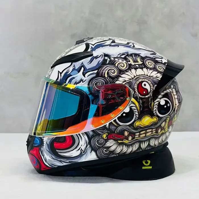 Casque intégral élégant et élégant pour scooters et cyclomoteurs