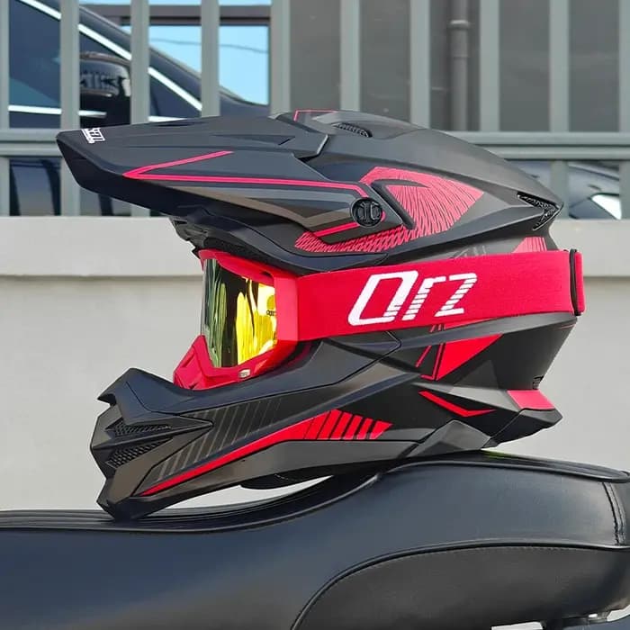 Casque de moto tout-terrain de haute qualité, casque intégral pour VTT DH, certifié DOT pour la course sur sentier et la conduite
