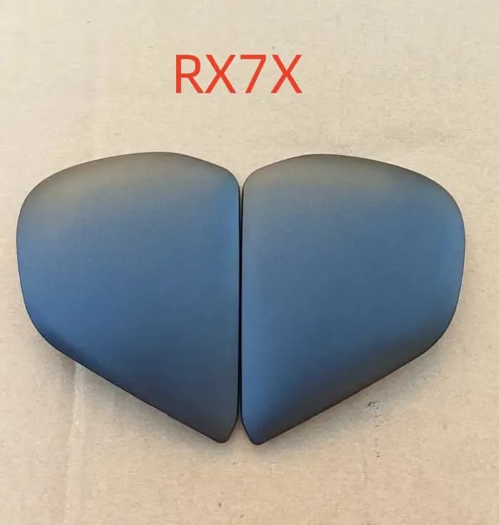 Les accessoires pour casque de moto ARAI sont compatibles avec les casques RX7X