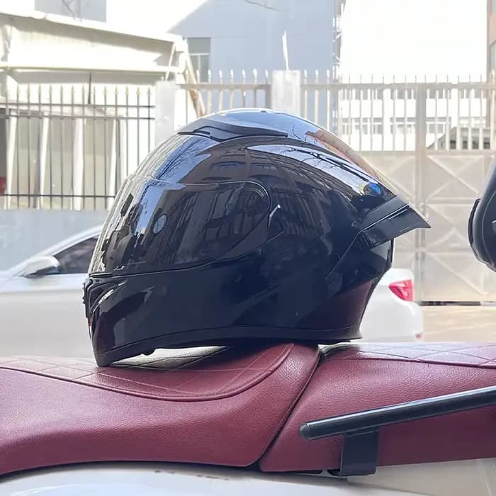 Casque intégral de moto classique Four Seans