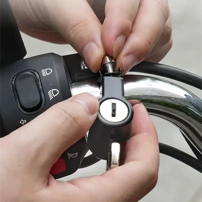 Verrou universel pour casque de moto