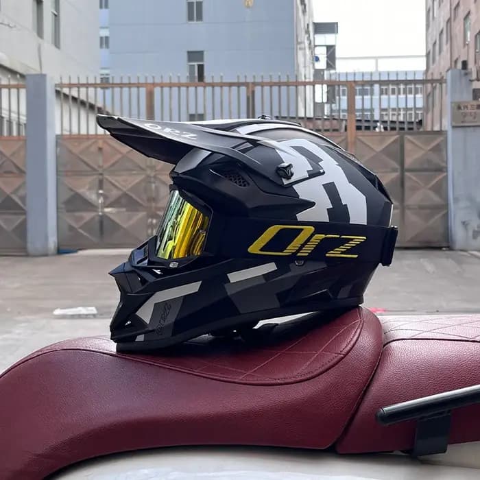 Casque de moto tout-terrain super cool