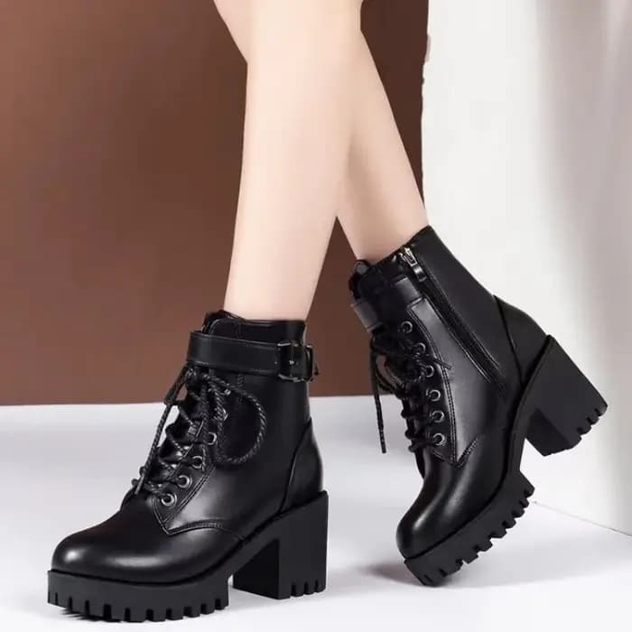 Chaussures pour femmes hiver bottes de moto confortables 2025 nouvelles chaussures décontractées à lacets pour femmes mode talon épais bottines latérales