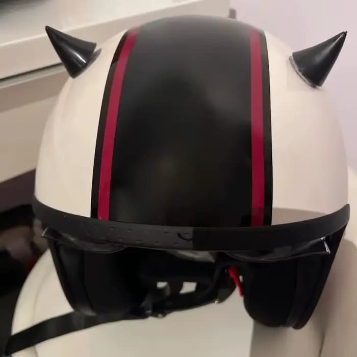 2 Pièces Accessoires de Décoration Personnalisés pour Casque Moto Tout-Terrain : Cornes en Caoutchouc Mignonnes