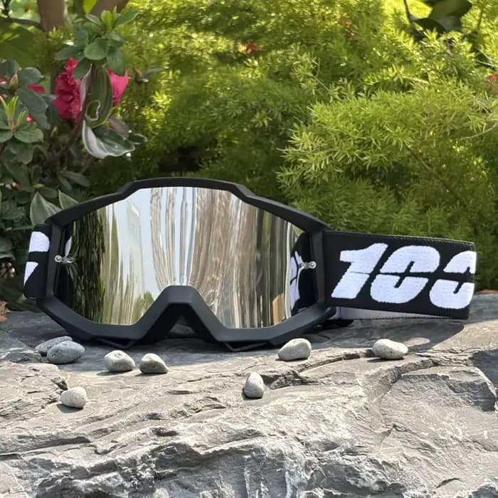 100 lunettes de Moto