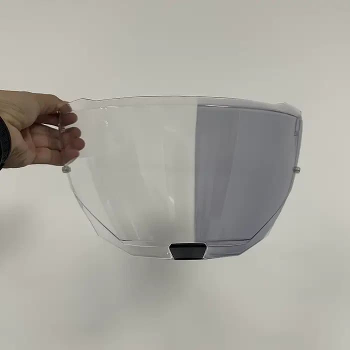 Visière photochromique pour casque de moto