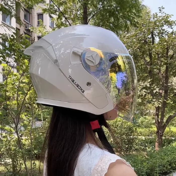 Casque de moto électrique léger pour femmes en été