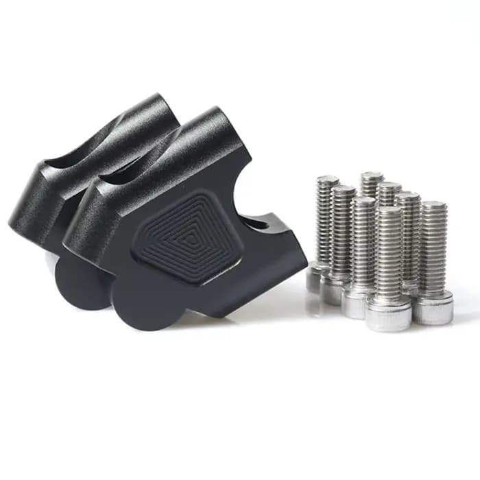 Adaptateur de rehausseurs de guidon de moto