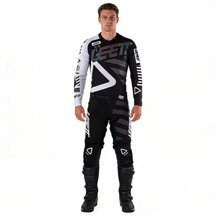 Ensemble d'équipement de motocross gris